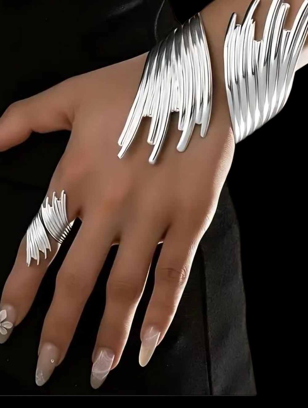 WINGS  SYMETRICAL TEXTURED QUALITY TITANIUM SILVER CUFF 1 SIZE BRACELET RING SET